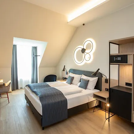 Boehlerstern Hotel 4*