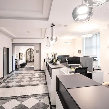 Boehlerstern Ξενοδοχείο 4*